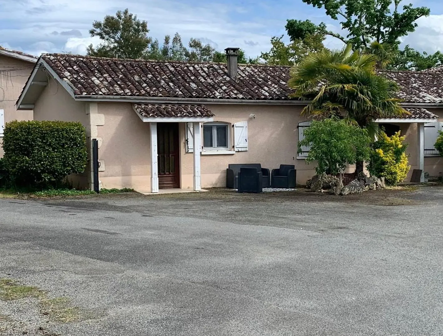 Petite Maison Dans Un Village Du Gers Sabazan